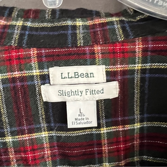 L.L. Bean Slightly Fitted women’s Flannel - Picture 5 of 5